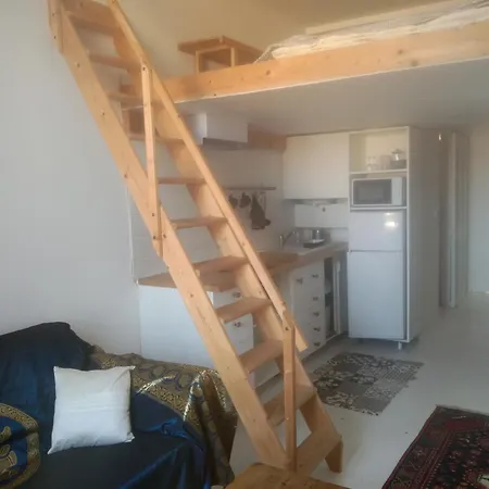 Terrasse De La Revolution